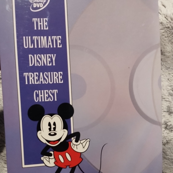 Disney treasure collection is a rare set of dvds - Picture 3 of 3